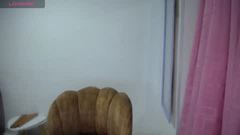 Snapshot of emilyhines__ chatting on 04/21/26, 10:56 Emilyhines online show from 04/21/26, 10:56