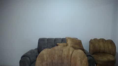 Snapshot of emilyhines__ chatting on 05/08/26, 12:05 Emilyhines online show from 05/08/26, 12:05