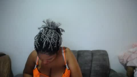 Snapshot of emilyhines__ chatting on 06/05/26, 07:41 Emilyhines online show from 06/05/26, 07:41