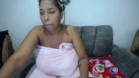 Snapshot of emilyhines__ chatting on 06/07/26, 09:40 Emilyhines online show from 06/07/26, 09:40