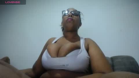 Emilyhines online show from 07/10/26, 09:17