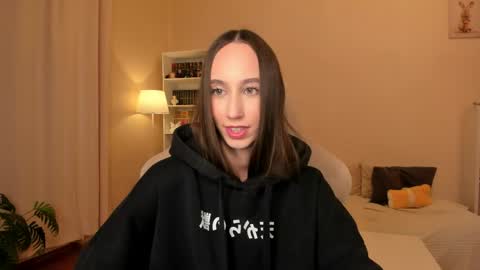 Snapshot of emilyhoston chatting on 05/14/26, 08:04 Alina online show from 05/14/26, 08:04