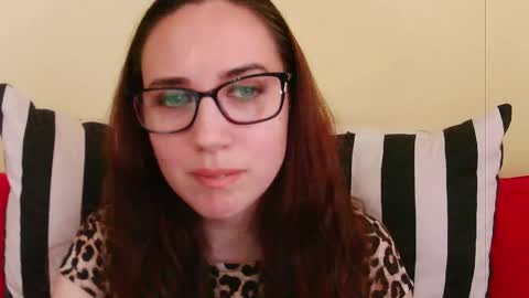 Snapshot of emilyhotflirt chatting on 06/10/26, 01:32 Emily online show from 06/10/26, 01:32