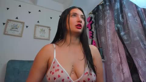 Snapshot of emilyjangcandy_ chatting on 11/04/25, 04:50 Emily Jang online show from 11/04/25, 04:50