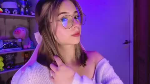 Snapshot of emilykarterr chatting on 04/20/26, 03:15 VALEEEN online show from 04/20/26, 03:15