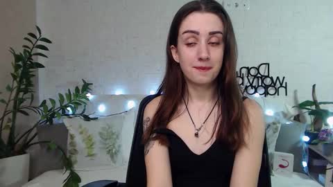 Emyli online show from 02/04/25, 09:20