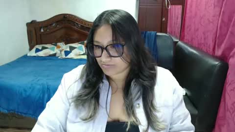 Snapshot of emilylove14 chatting on 11/02/25, 04:37 Emily Cortez online show from 11/02/25, 04:37