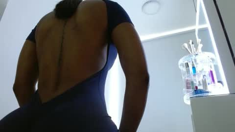 Snapshot of emilymonrro chatting on 12/04/24, 04:05 emily monrro online show from 12/04/24, 04:05