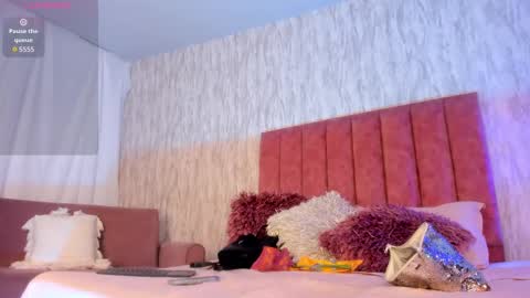 Snapshot of emilyparker__ chatting on 09/15/25, 06:08 My IG - EmilyParker   online show from 09/15/25, 06:08