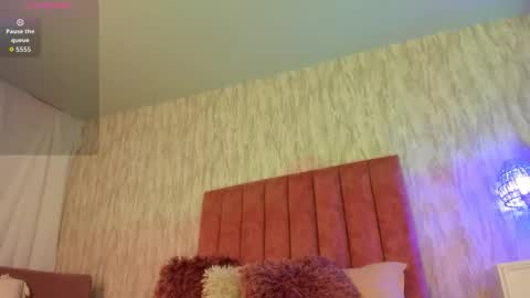 Snapshot of emilyparker__ chatting on 09/16/25, 07:04 My IG - EmilyParker   online show from 09/16/25, 07:04