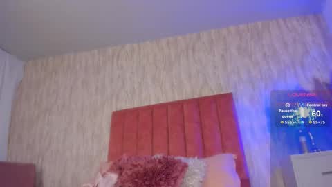 Snapshot of emilyparker__ chatting on 09/30/25, 11:32 My IG - EmilyParker   online show from 09/30/25, 11:32