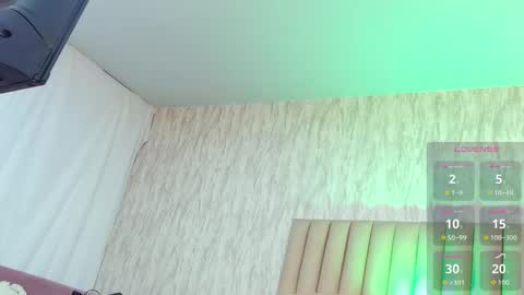 Snapshot of emilyparker__ chatting on 10/04/25, 06:50 My IG - EmilyParker   online show from 10/04/25, 06:50