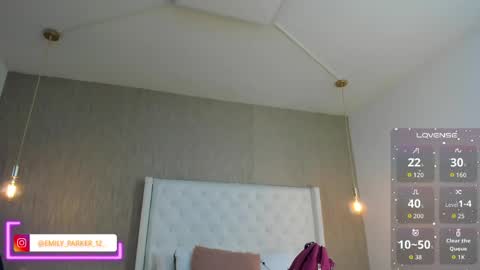 Snapshot of emilyparker__ chatting on 04/19/26, 04:17 My IG - EmilyParker online show from 04/19/26, 04:17