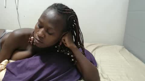 Emilly online show from 04/13/26, 09:53