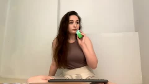 Snapshot of emilyprise chatting on 04/24/26, 03:53 Emilly online show from 04/24/26, 03:53