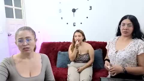 emily  friends online show from 06/09/26, 09:15