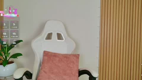 Snapshot of emilyrive chatting on 11/13/25, 09:41 Emily online show from 11/13/25, 09:41