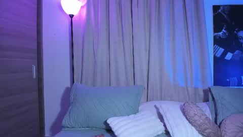 Snapshot of emilyrosss_ chatting on 06/14/26, 02:24 EMILY online show from 06/14/26, 02:24