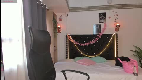 Snapshot of emilyrousex chatting on 03/09/25, 04:33 emilyrousex online show from 03/09/25, 04:33