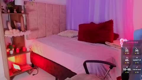 Snapshot of emilyrousex chatting on 11/22/25, 06:07 emilyrousex online show from 11/22/25, 06:07