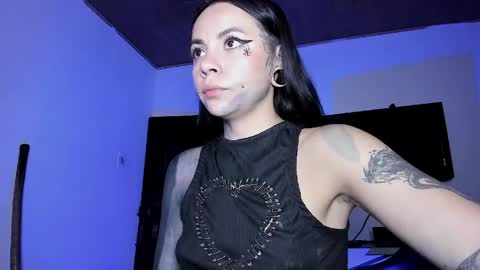 Snapshot of emilyrymer chatting on 04/15/26, 12:06 Emily Support me to have 100 likes plx online show from 04/15/26, 12:06