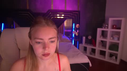 Snapshot of emilysunshines chatting on 01/01/25, 08:58  MY NAME IS Emily WELCOME EVERYONE I WILL BE HAPPY TO GIVE YOU WHAT YOU HAVE DREAMED OF FOR SO LONG online show from 01/01/25, 08:58