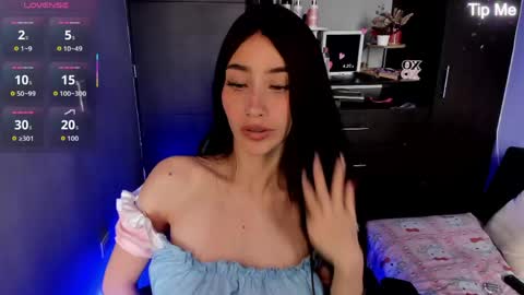Snapshot of emilytafur chatting on 05/14/26, 02:02 Emy online show from 05/14/26, 02:02