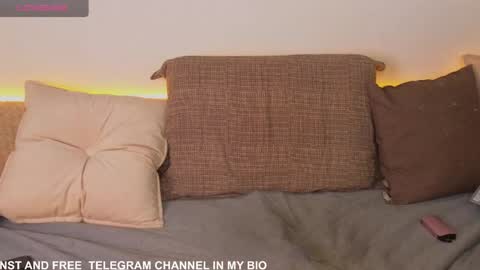 Snapshot of emilytrays chatting on 12/14/24, 06:35 Emily wish-list  online show from 12/14/24, 06:35