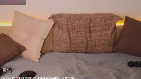 Snapshot of emilytrays chatting on 01/11/25, 06:56 Emily wish-list  online show from 01/11/25, 06:56