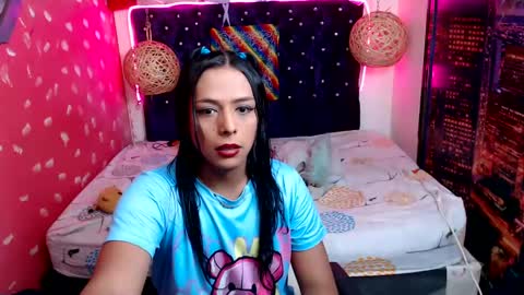 Snapshot of emilytssweet chatting on 01/13/25, 07:31 Emily online show from 01/13/25, 07:31