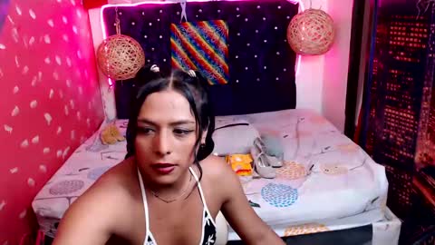 Snapshot of emilytssweet chatting on 01/18/25, 02:55 Emily online show from 01/18/25, 02:55