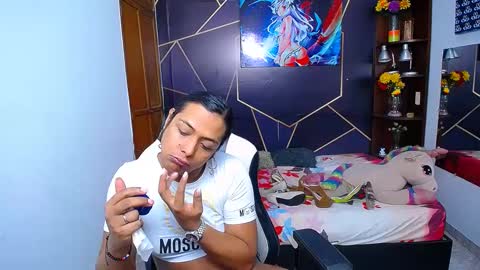 Snapshot of emilytssweet chatting on 09/30/25, 04:23 Emily online show from 09/30/25, 04:23