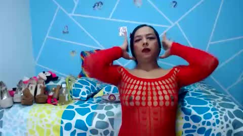 Snapshot of emilytssweet chatting on 10/24/25, 01:29 Emily online show from 10/24/25, 01:29