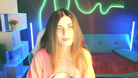 Snapshot of emilytucker chatting on 12/02/24, 01:36 Emily online show from 12/02/24, 01:36