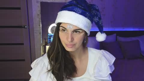 Snapshot of emilytucker chatting on 12/08/24, 01:13 Emily online show from 12/08/24, 01:13