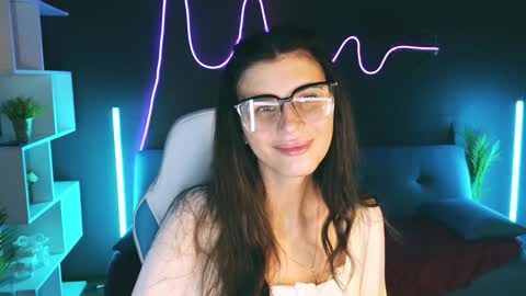 Snapshot of emilytucker chatting on 02/01/25, 01:23 Emily online show from 02/01/25, 01:23