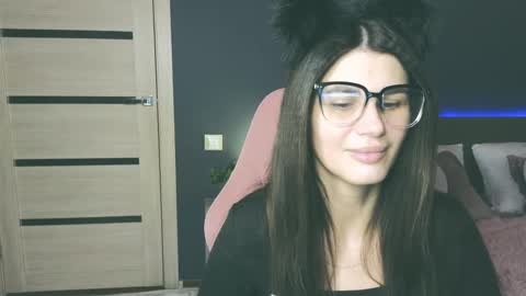 Snapshot of emilytucker chatting on 02/09/25, 11:14 Emily online show from 02/09/25, 11:14