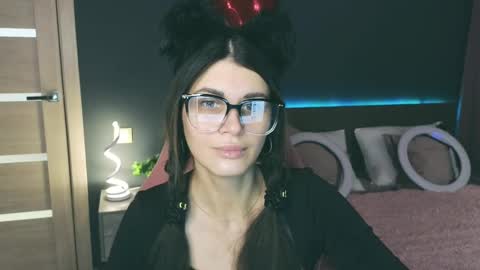 Snapshot of emilytucker chatting on 02/12/25, 02:14 Emily online show from 02/12/25, 02:14