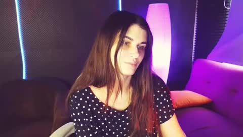 Snapshot of emilytucker chatting on 10/06/25, 01:36 Emily online show from 10/06/25, 01:36