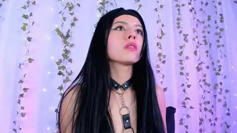 Snapshot of emilywithe_ chatting on 05/30/26, 12:52 online show from 05/30/26, 12:52