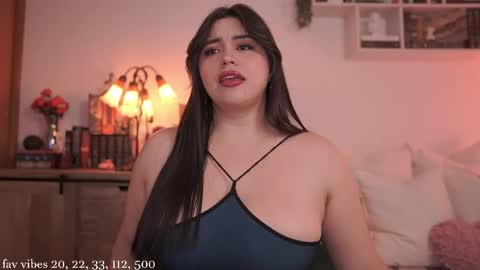 Snapshot of emilyxrose_ chatting on 05/08/26, 05:29 IG thickemmsss online show from 05/08/26, 05:29