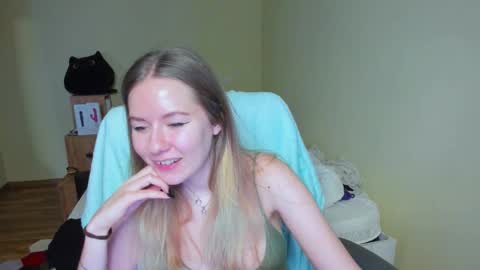 Emily online show from 03/08/25, 10:54