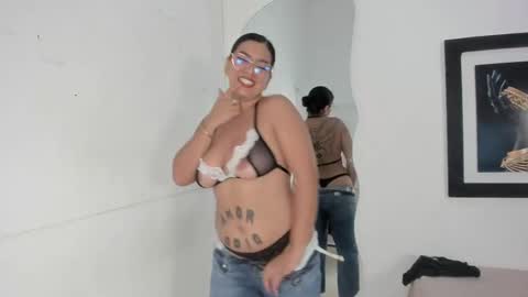 emilyy_cooperr online show from 10/04/25, 01:31