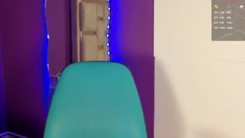 emilyy_cooperr online show from 05/22/26, 04:23