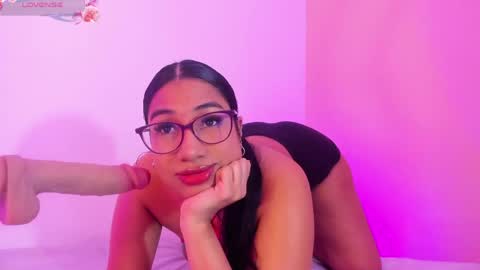 Snapshot of emilyy_walker chatting on 05/06/26, 12:43 emilyy_walker online show from 05/06/26, 12:43