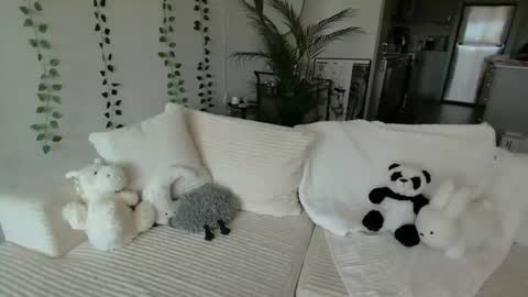 Snapshot of emilyybarely chatting on 04/06/26, 02:18 Emily brunette and Charlotte redhead online show from 04/06/26, 02:18