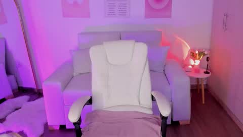 Emily  online show from 10/26/25, 04:18