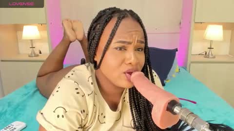 Snapshot of emilyystuart chatting on 11/26/25, 04:57 Emily online show from 11/26/25, 04:57