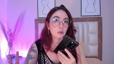 Emilyy Watson online show from 09/27/25, 12:59