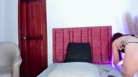 Emilyy Watson online show from 10/11/25, 11:47